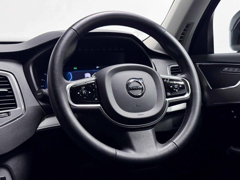 2023 Volvo XC90 Core Bright T8 (455 hp) ESTATE Petrol/Electric Hybrid Automatic