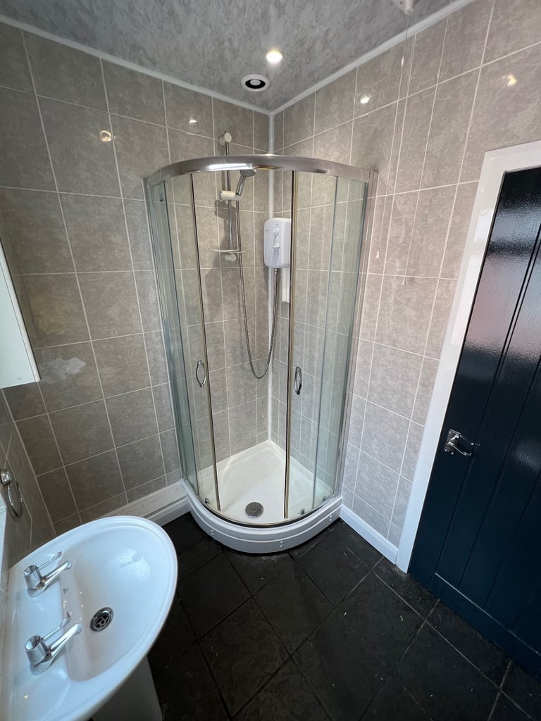 ONE BED FULLY FURNISHED FLAT TO RENT