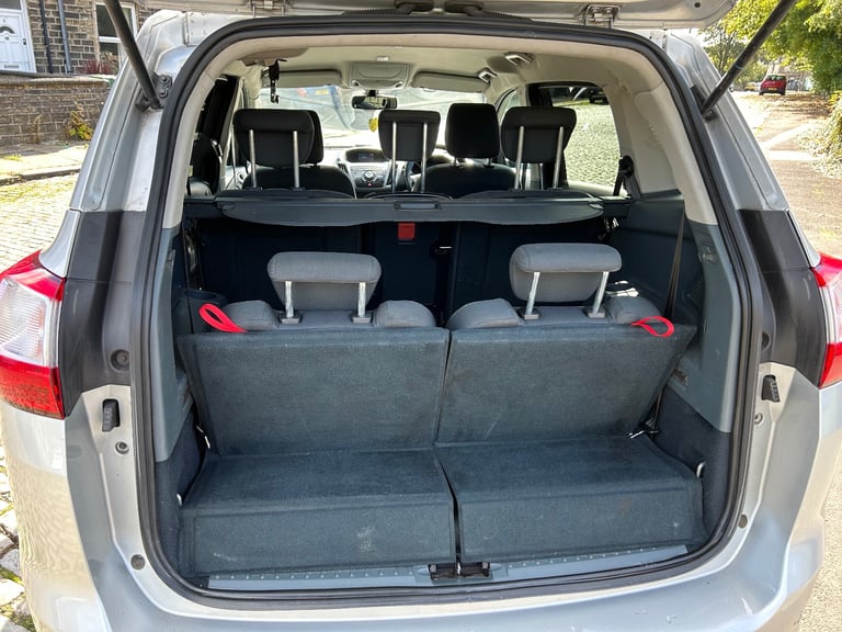 2012 (61) FORD GRAND C-MAX 1.6 TDCI TITANIUM   7 SEATER