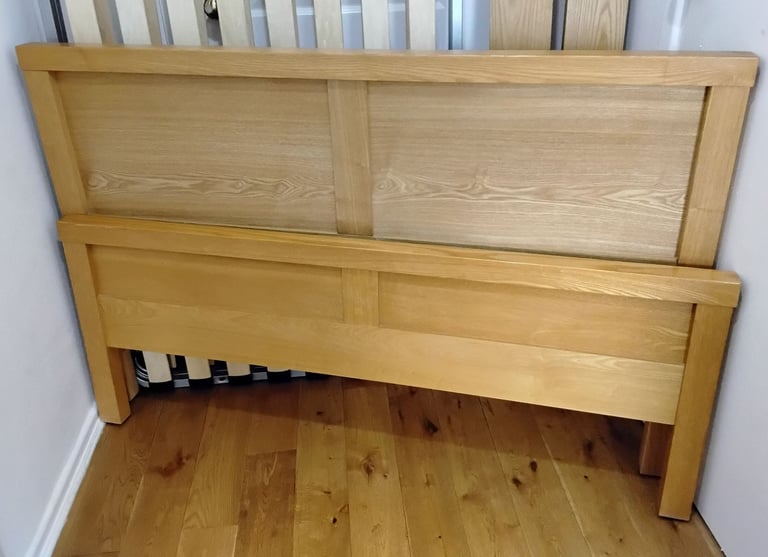 image for Oak Double Bed Frame Jihn Lewis Superb Quality Excellent Condition Can Deliver 