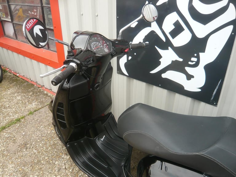Piaggio Vespa GTS 125 SUPER 2014 LEARNER LEGAL SCOOTER 50 SH N X R RR MAX S WING