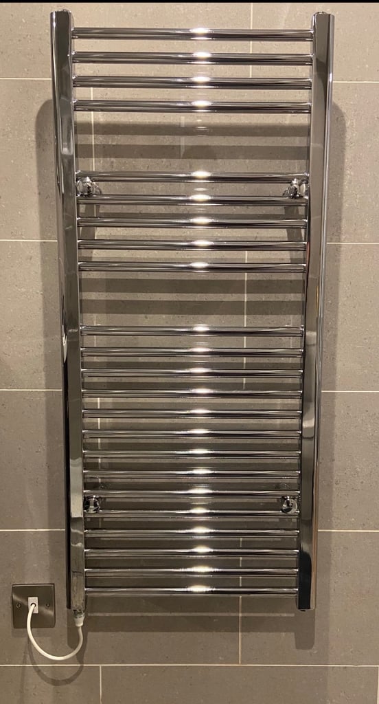 Flomasta 1100mm x 500mm 853BTU Chrome Flat Electric Towel Radiator