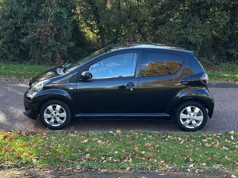 Toyota, AYGO, Hatchback, 2014, Manual, 998 (cc), 5 doors