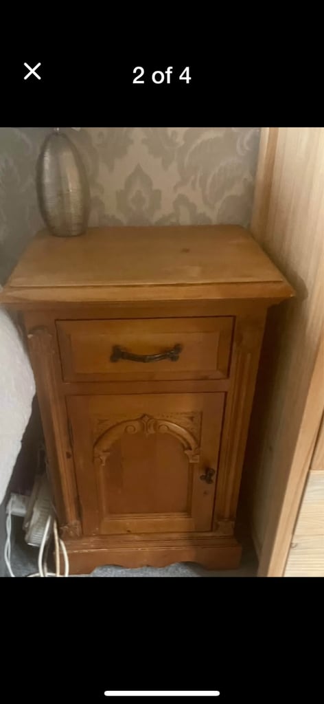 Oak bedside cabinet