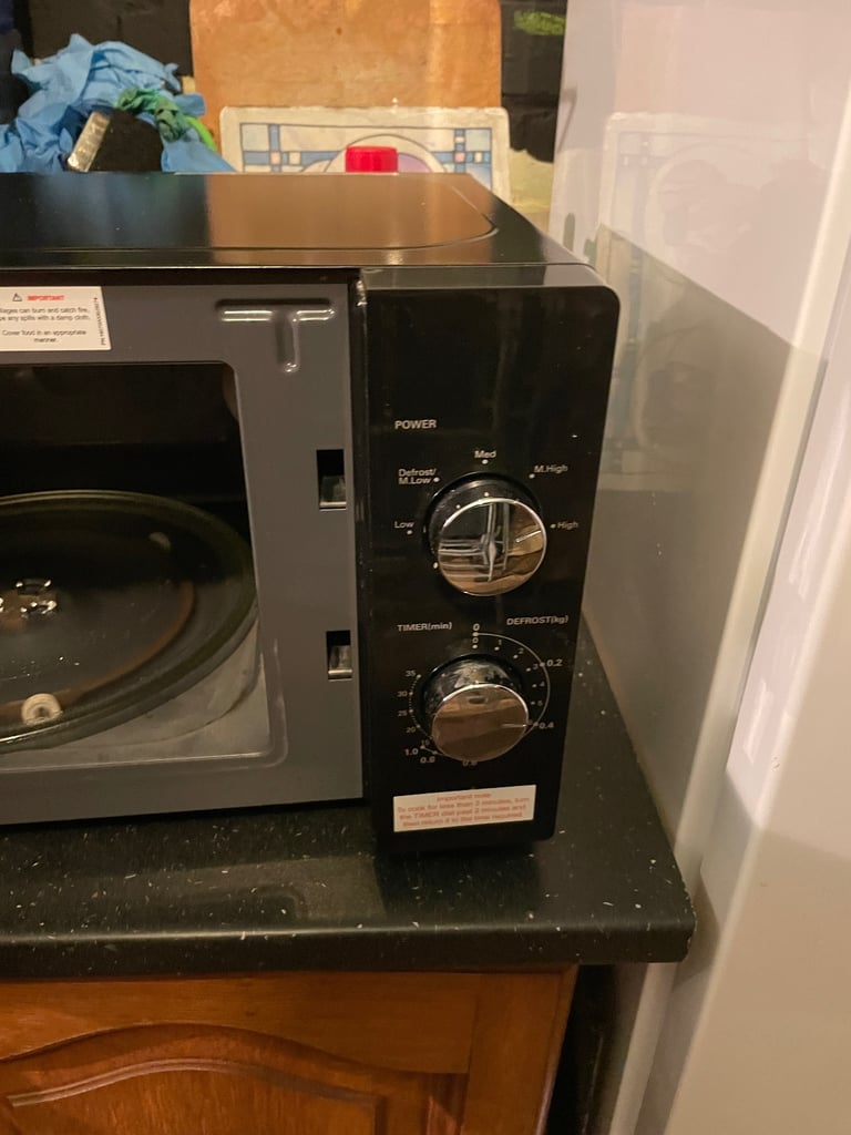 RUSSELL HOBBS MIRCOWAVE