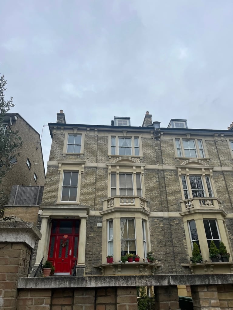 Spacious, split level attic flat in Belsize Park NW3