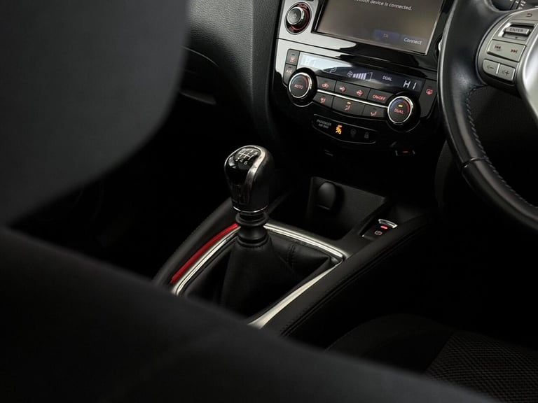 2016 Nissan Qashqai 1.2 DiG-T N-Connecta 5dr HATCHBACK PETROL Manual