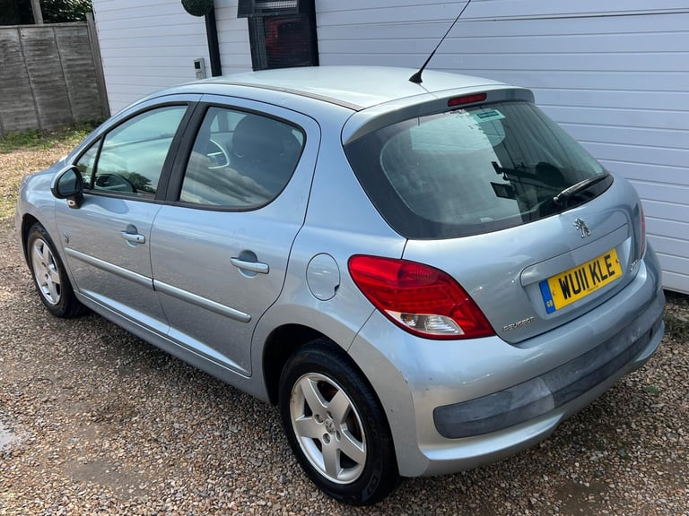 2011 Peugeot 207 1.4 VTi Envy Euro 5 5dr HATCHBACK Petrol Manual