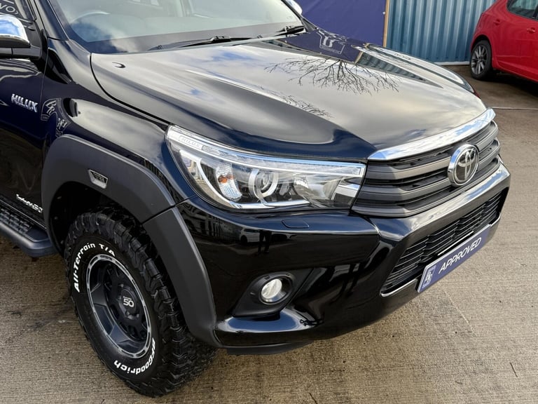 2019 Toyota Hilux 2.4 D-4D Invincible 50 Pickup Double Cab 4dr Diesel Auto 4WD Euro 6 (s/s) ( Pic...