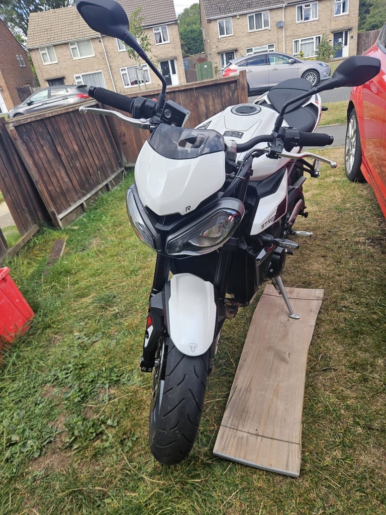 Triumph, STREET, TRIPLE,2023, 765 (cc)