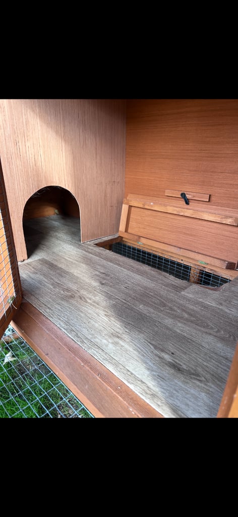 Brand new rabbit hutch with run and cover 