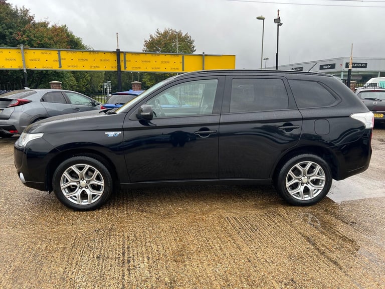 Mitsubishi Outlander 2.0h 12kWh GX3h CVT 4WD Euro 5 (s/s) 5dr Petrol/Electric Hybrid Automatic