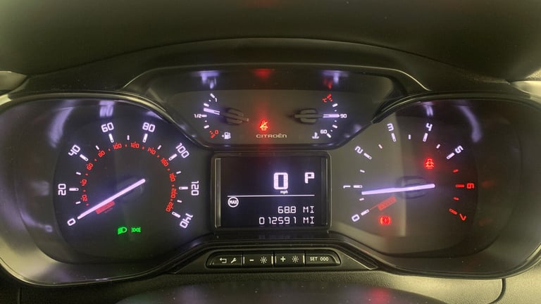 2024 Citroen C3 1.2 PureTech PLUS Hatchback 5dr Petrol EAT6 Euro 6 (s/s) (110 ps) Hatchback Petro...