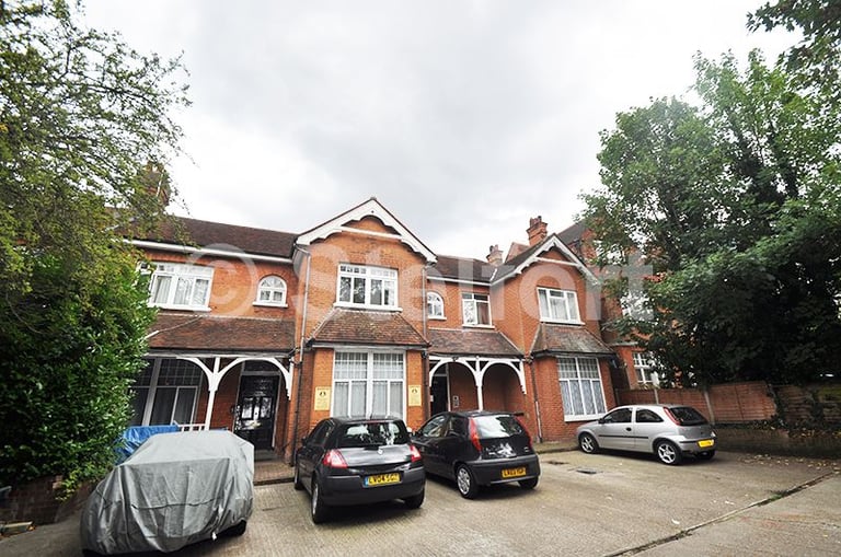 Studio flat in Colney Hatch Lane, London, N10