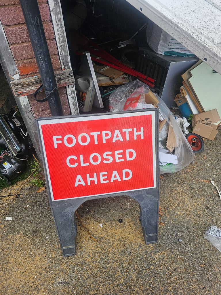 SIGNS AND BARRIERS 