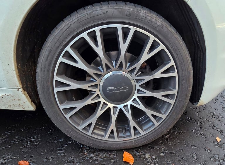 ***FIAT 500 COLLEZIONE 2018 LOW MILEAGE ***