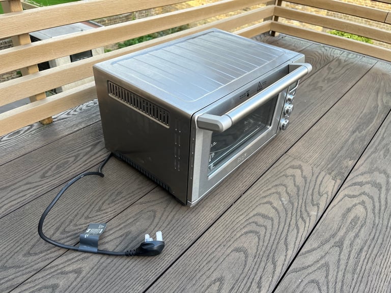 Countertop electric oven - barely used