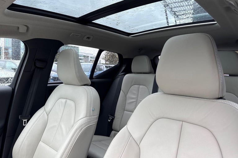 2022 Volvo XC40 2.0 B4 MHEV Ultimate SUV 5dr Petrol Hybrid DCT Auto Euro 6 (s/s) (197 ps) ESTATE ...