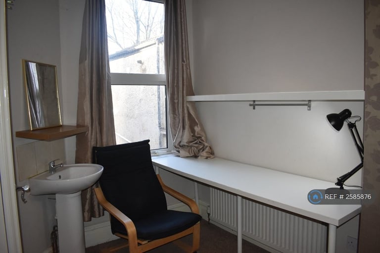 1 bedroom in Honiton Road, Southend-On-Sea, SS1 (#2585876)