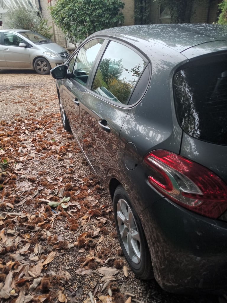 Peugeot, 208, Hatchback, 2012, Manual, 1199 (cc), 5 doors