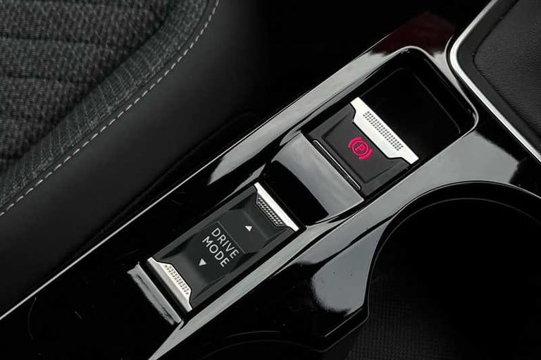 2024 Peugeot 2008 1.2 PureTech 130 Allure 5dr HATCHBACK PETROL Manual