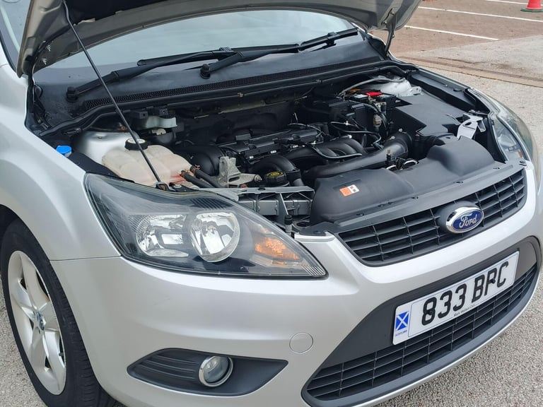 2010 Ford Focus 1.6 Zetec 5dr ESTATE Petrol Automatic