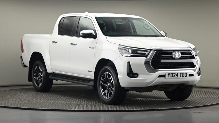2024 Toyota Hilux 2.8 D-4D Invincible Pickup Double Cab 4dr Diesel Auto 4WD Euro 6 (s/s) (204 Pic...