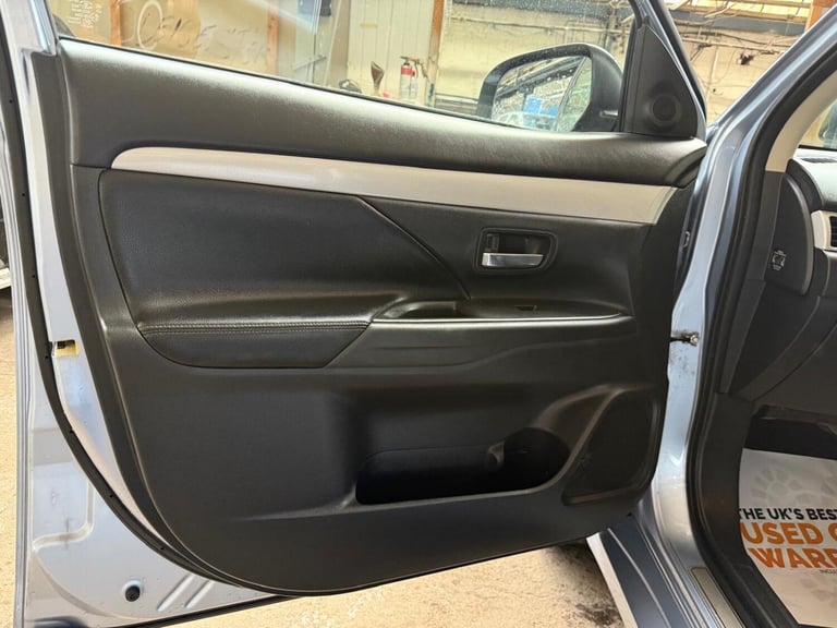 MITSUBISHI OUTLANDER 2.0 h 12kWh GX4h FULL SERVICE HISTORY MOST FROM MAIN
