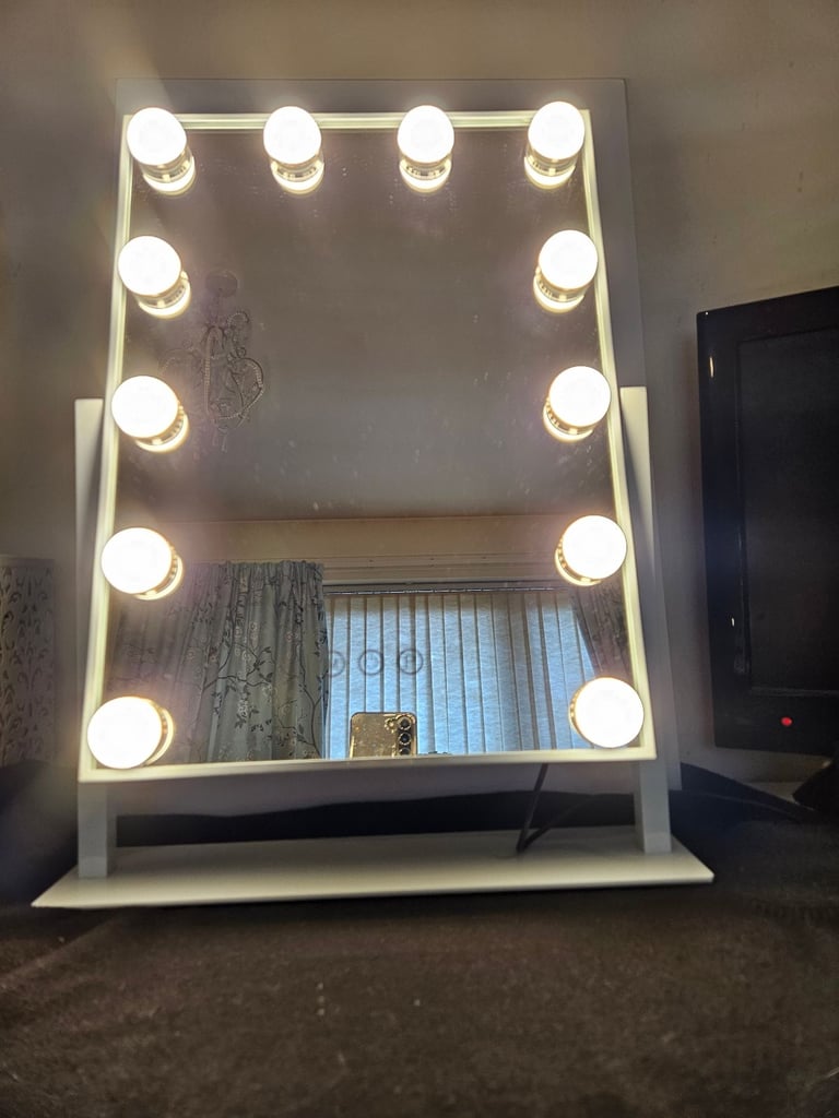Hollywood Electric Vanity Mirror 