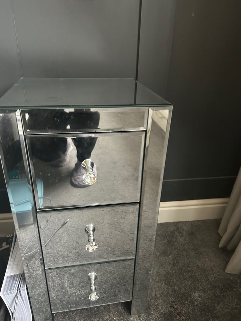 Mirrored bedside tables x2