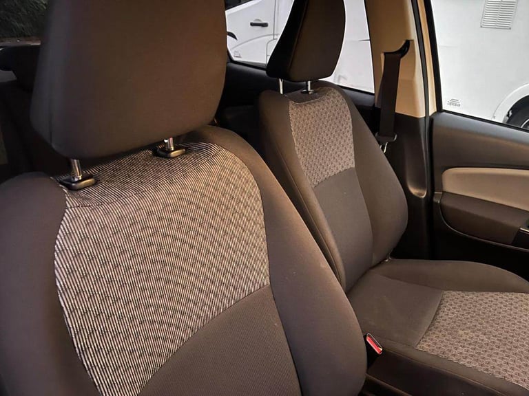 HPI CLEAR Toyota, YARIS, Hatchback, 2015, Manual, 1329 (cc), 5 doors