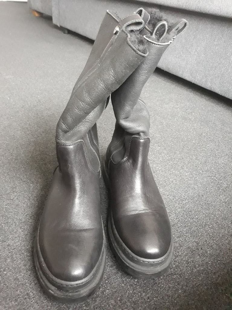 Mid-Calf Chelsea Boot size 39