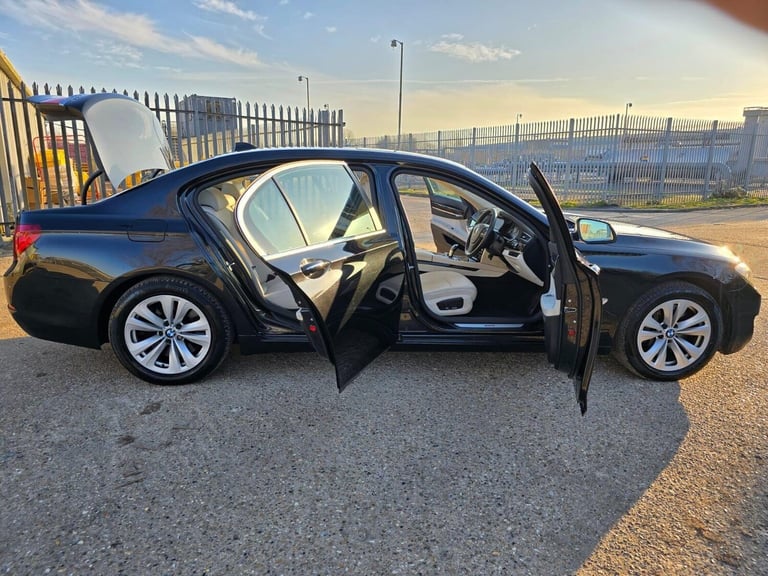 2013 BMW 7 Series 4.4 750Li V8 SE Auto Euro 5 (s/s) 4dr Saloon Petrol Automatic