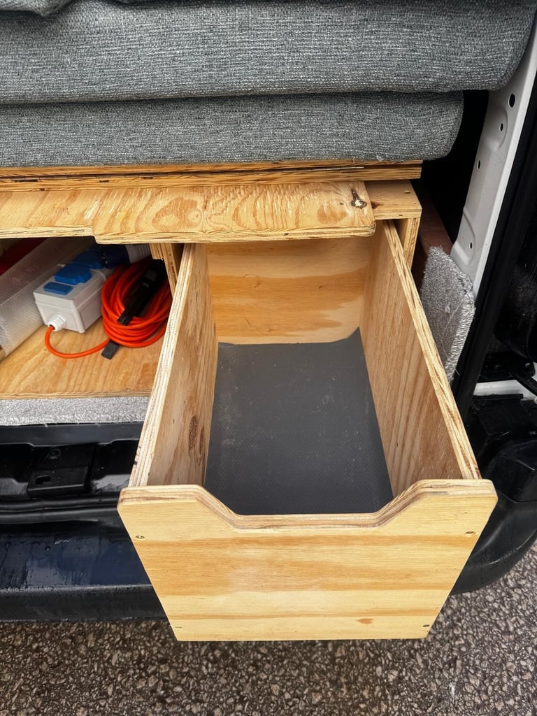 Vauxhall COMBO 2000 EDITION 79k Basic Stealth Camper