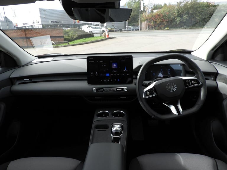 2025 MG MG S5 49kWh SE SUV 5dr Electric Auto (170 ps) HATCHBACK Electric Automatic