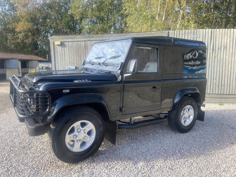  Land Rover Defender 90 2.5 TDi County Station Wagon 3dr Diesel Manual (111 bhp) Diesel Manual