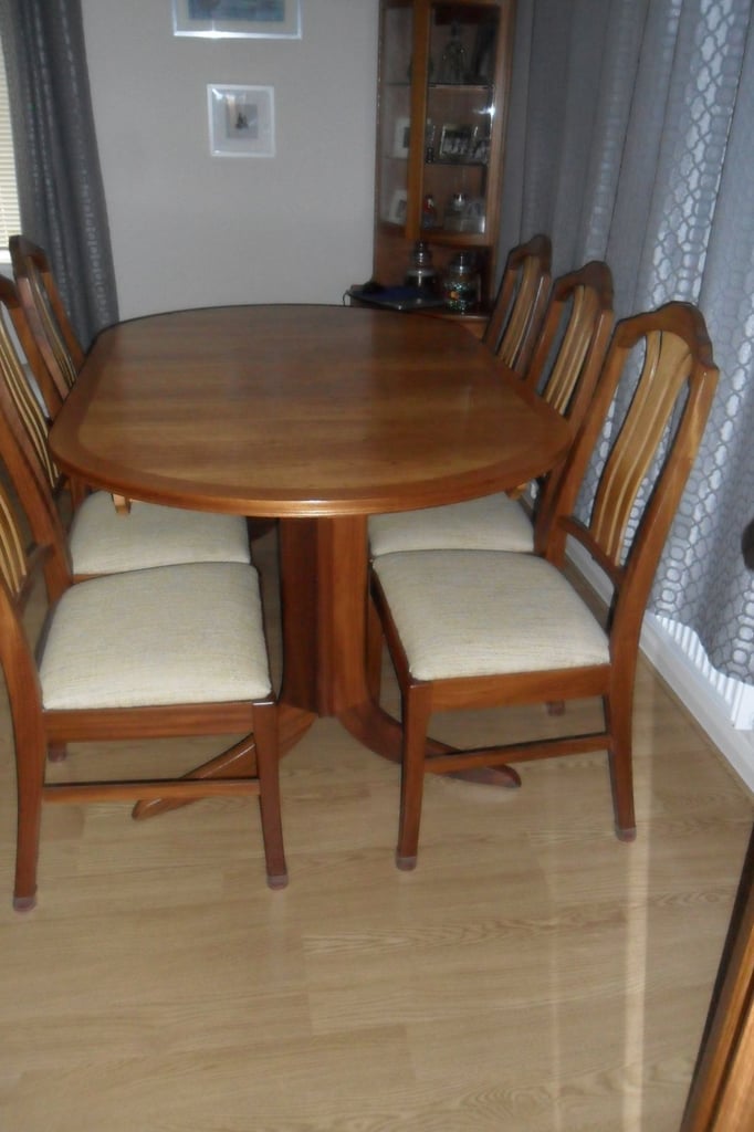Nathan Teak extending table with six chairs            vgc