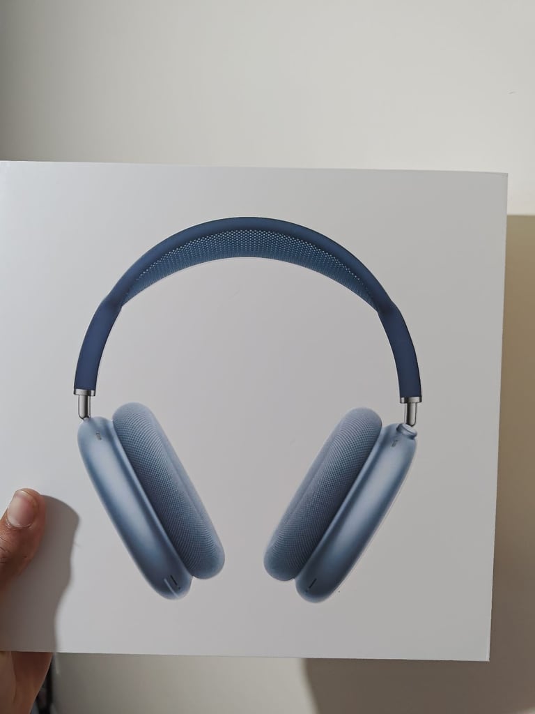 image for BARGAIN  Sealed sky blue Apple Max headphones USB-C