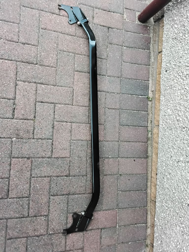 Ford focus st mk3.5 front strutbrace 