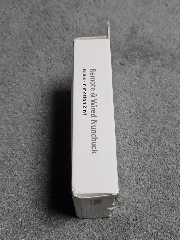 Nintendo Wii Remote & Wired Nunchuck