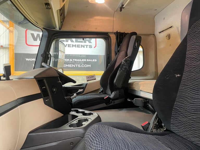 DAF LF 220, *EURO 6*, 4X2 18 TONNE SKIP LOADER - 2015 - HV65 HXM