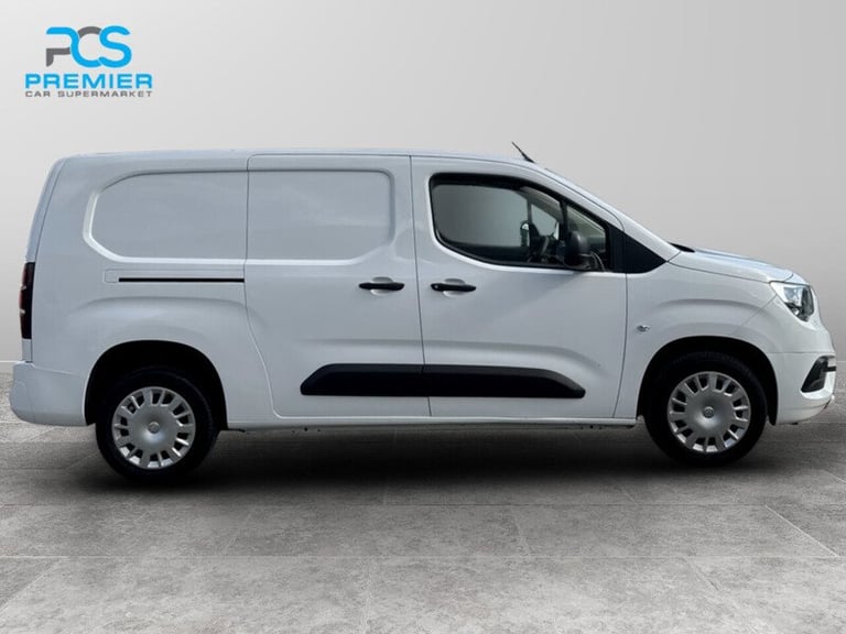 2020 Vauxhall Combo 2300 1.5 Turbo D 100ps H1 Sportive Van PANEL VAN DIESEL Manual