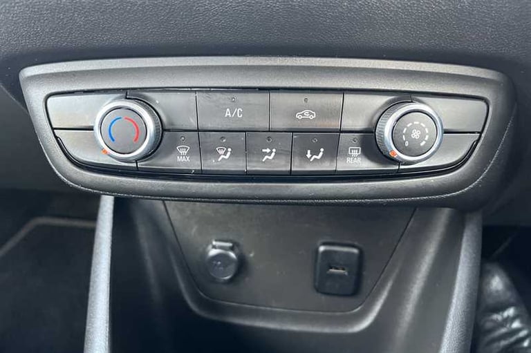 2022 Vauxhall Crossland 1.2 Design 5dr HATCHBACK PETROL Manual