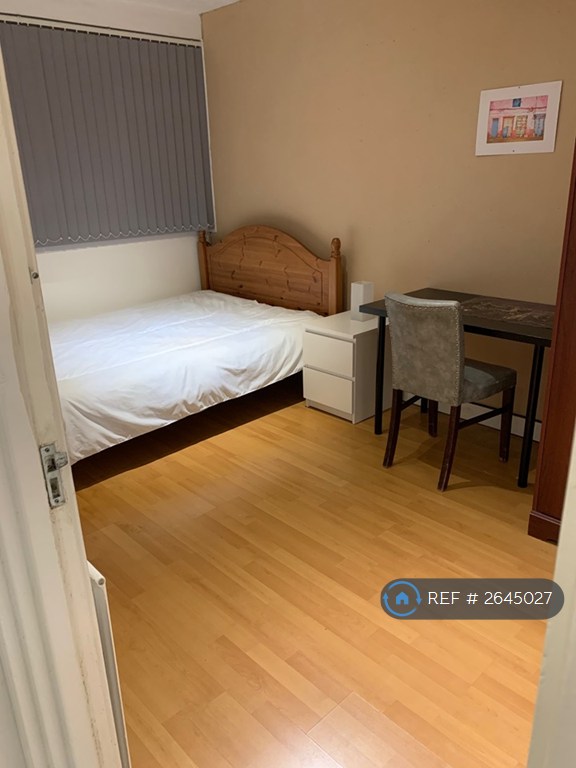 1 bedroom in Treby Street, London, E3 (#2645027)