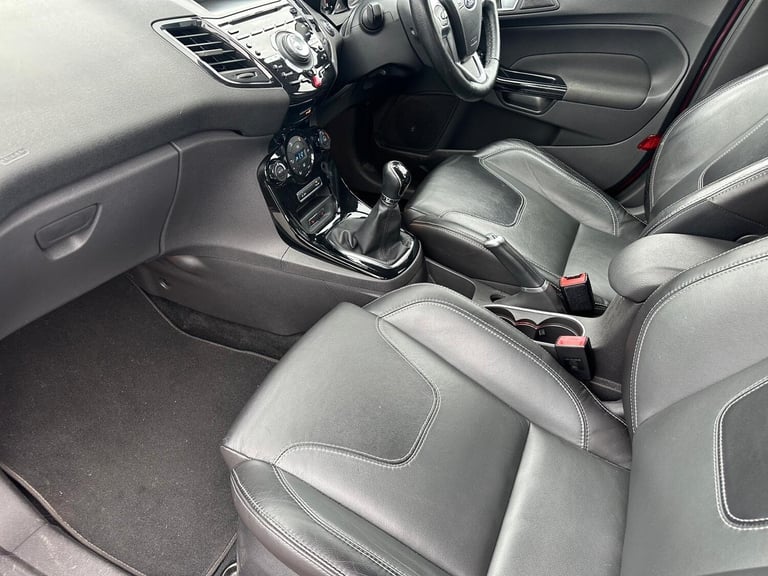 2015 Ford Fiesta 1.0T EcoBoost Titanium Euro 5 (s/s) 5dr HATCHBACK Petrol Manual