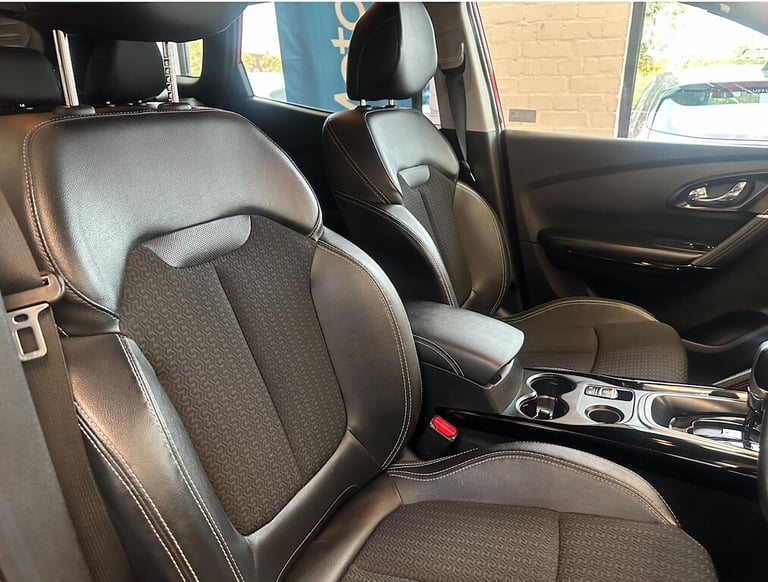 2017 Renault Kadjar 1.2 TCe Dynamique S Nav SUV 5dr Petrol EDC Euro 6 (s/s) (130 ps) SUV Petrol A...