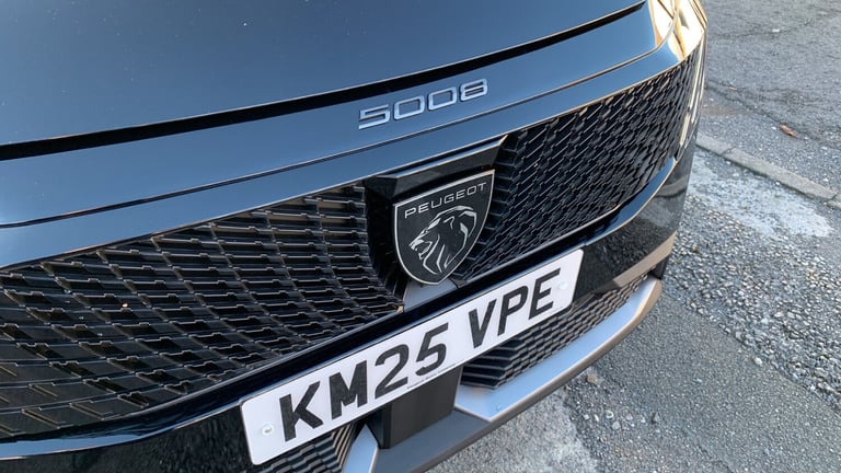 2025 Peugeot 5008 1.2 Hybrid 136 GT 5dr e-DSC6 HATCHBACK PETROL Automatic