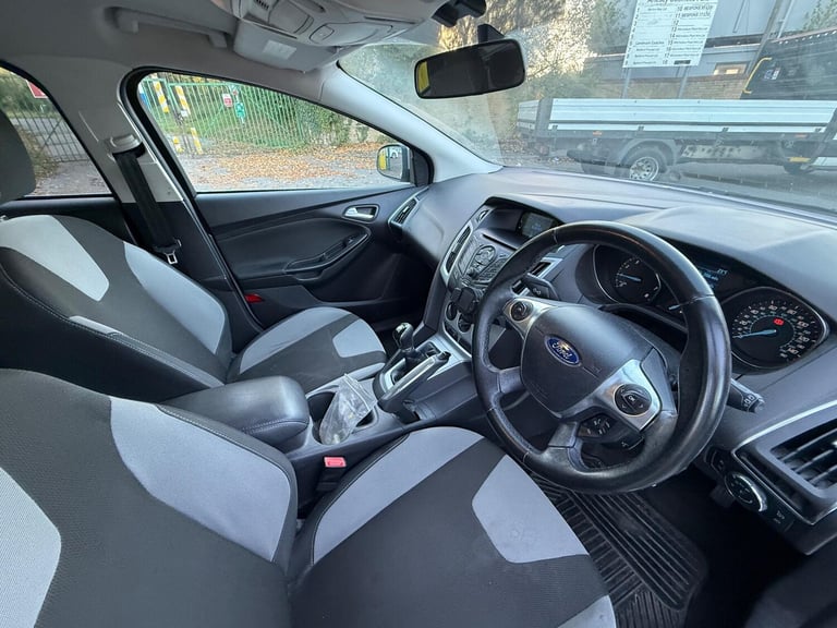 2011 Ford Focus 1.6 125 Zetec 5dr HATCHBACK PETROL Manual