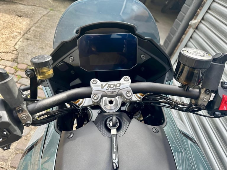 Moto Guzzi V100 Mandello S E5+