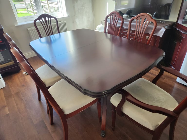 image for Solid Wood Mahogany Extendable Dining Table with 6 Chairs (including 2 Carvers)